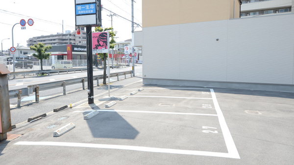 泉州薬局　磯上店の駐車場