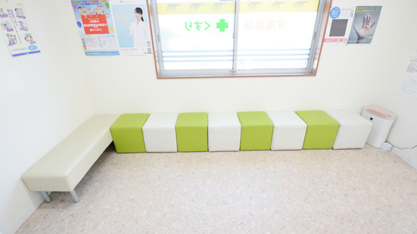 ひめまつ薬局の待合スペース