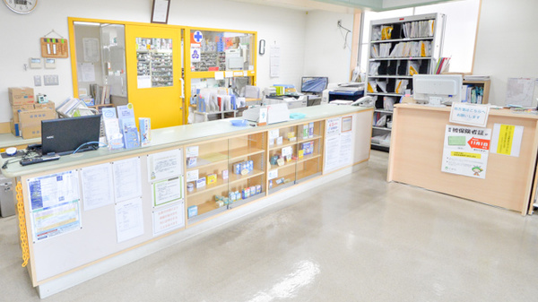しいの実薬局の受付/カウンター
