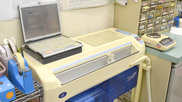 アルファ辻中薬局の調剤器具
