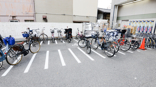 キリン堂薬局　生野林寺店の駐輪場