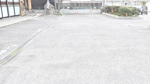 サンプラザ薬局　津田局の駐車場