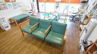 サンプラザ薬局　新町局の待合スペース