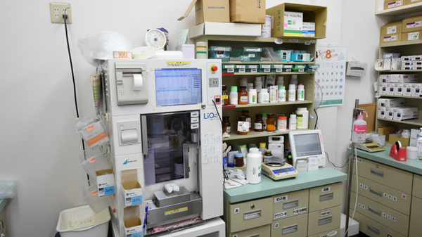 サンプラザ薬局　天の川局の調剤器具