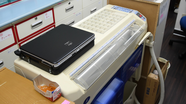 サンプラザ薬局　中宮局の調剤器具