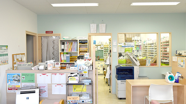 まきの薬局の受付/カウンター