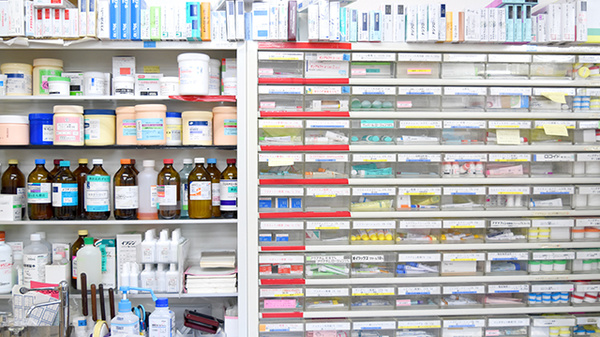 ツバサ薬局　古川橋駅前店の薬棚