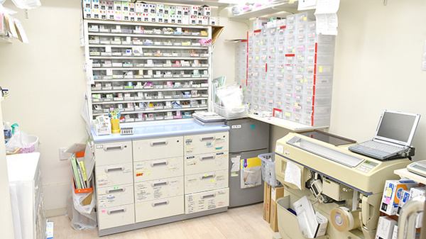 サニー薬局菅原店の調剤室