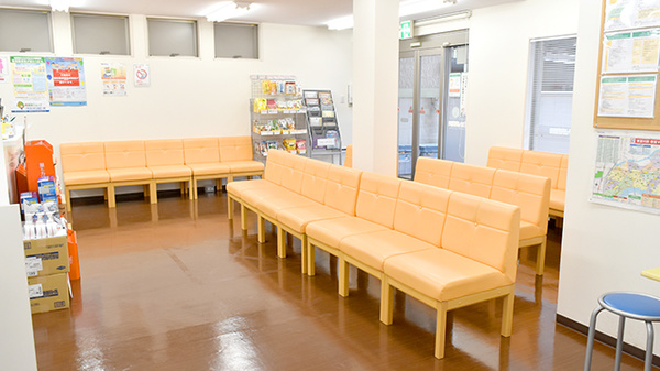 たんぽぽ薬局　井高野店の待合スペース