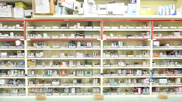 たんぽぽ薬局　井高野店の薬棚