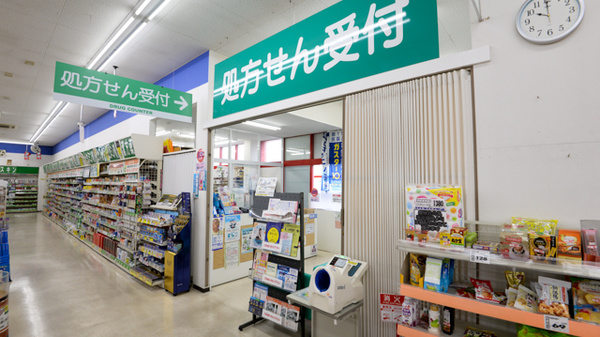 キリン堂薬局　守口店の入口