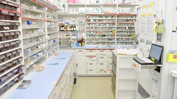 たんぽぽ薬局　滝井店の調剤室