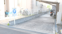 サンプラザ調剤薬局　郡津局の駐車場