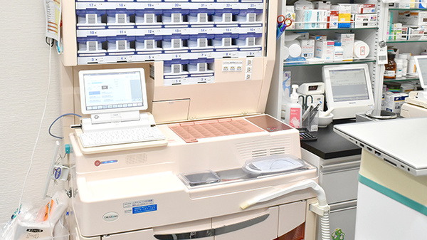 蛍池ひよこ薬局の調剤器具