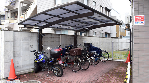 豊中本町薬局の駐輪場