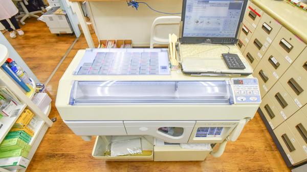 そね薬局の調剤器具