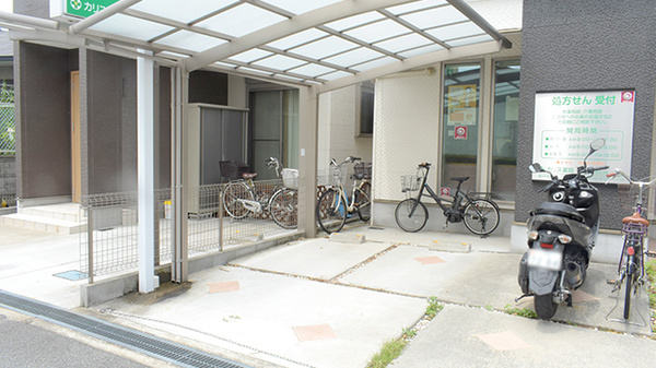 カリス薬局の駐車場