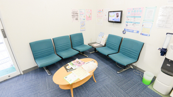 すみれ薬局岡町店の待合スペース