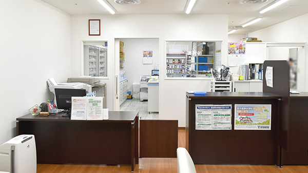 東梅田薬局の受付/カウンター