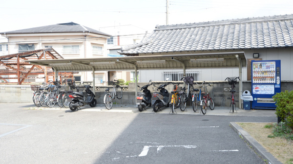泉州薬局　泉佐野店の駐輪場