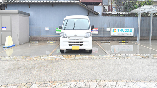 キタバ薬局　堅下店の駐車場