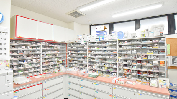 東光第一薬局 瓢箪山店の薬棚