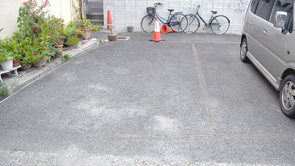 あき薬局の駐車場
