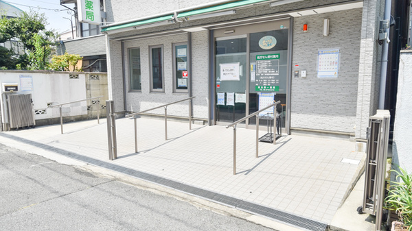 東光第一薬局 長瀬店の入口