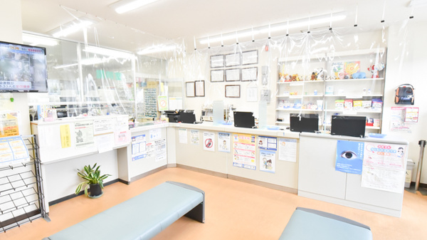 東光第一薬局 高安店の受付/カウンター