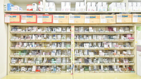 東光第一薬局 八尾東店の薬棚