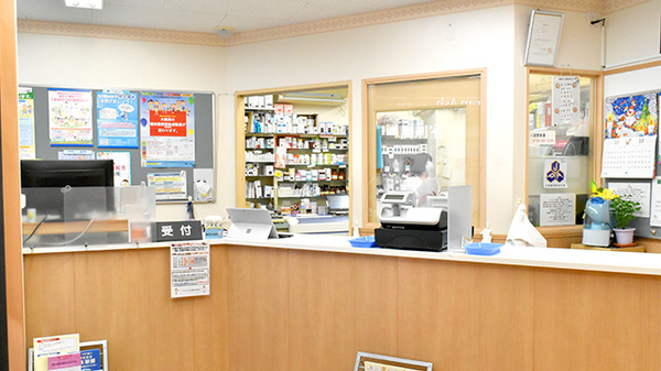 アップルプラス薬局　八尾北本町店の受付/カウンター