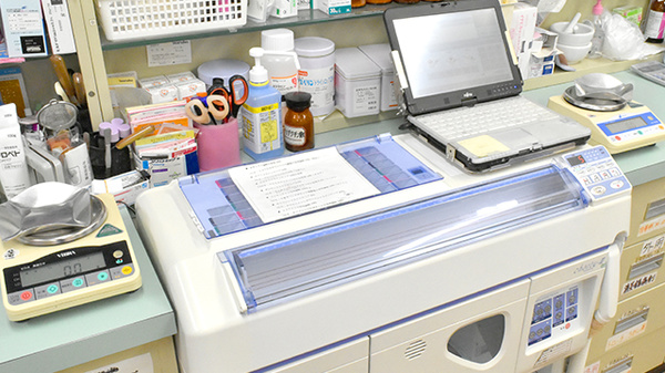 アップルプラス薬局　八尾北本町店の調剤器具