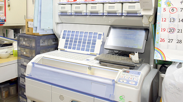 鹿嶋薬局八田店の調剤器具