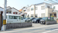 鹿嶋薬局八田店の駐車場