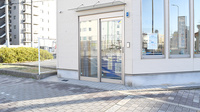 クリーム薬局（新金岡駅）の入口