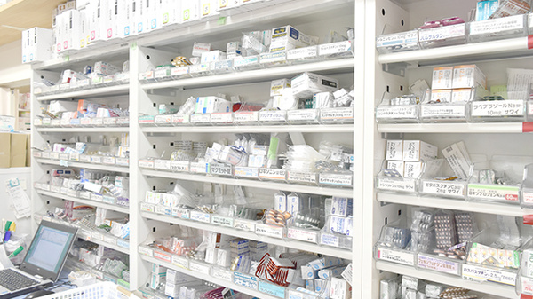 グッドプラン薬局森南町店の薬棚