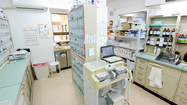 ヒエダ薬局の調剤室