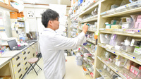 丸山調剤薬局の作業風景