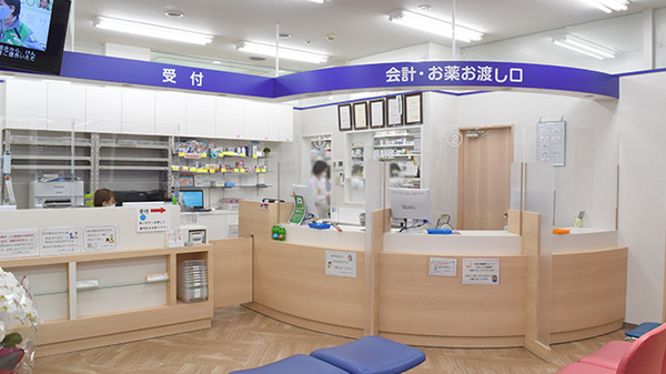 ナシオン中川薬局エコール店の受付/カウンター