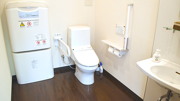 すみれ薬局苦楽園店のお手洗い
