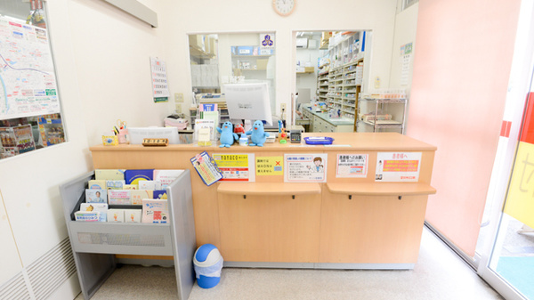 キリン堂薬局　逆瀬川店の受付/カウンター
