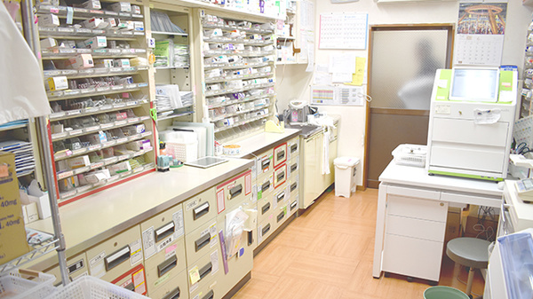 樽屋町すみれ薬局の調剤室