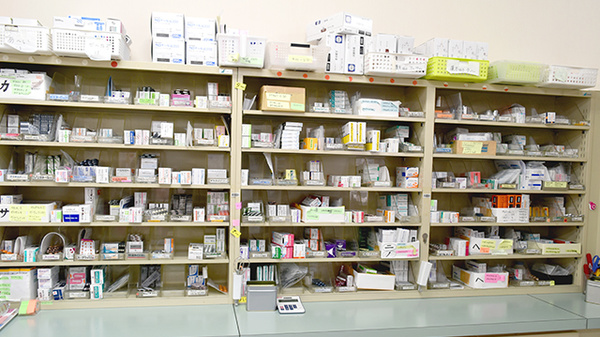 中川調剤薬局加古川別府店の薬棚