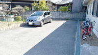 中川調剤薬局平岡店の駐車場