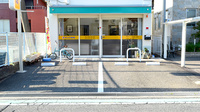 サンワ薬局の駐車場