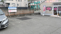 ポニー薬局本町店の駐車場