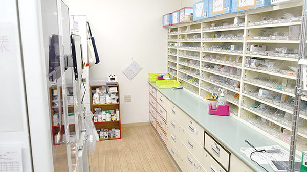 らら薬局稲美中一色店の調剤室
