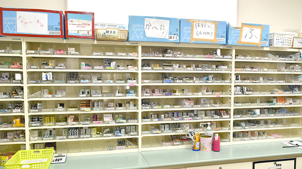 らら薬局稲美中一色店の薬棚