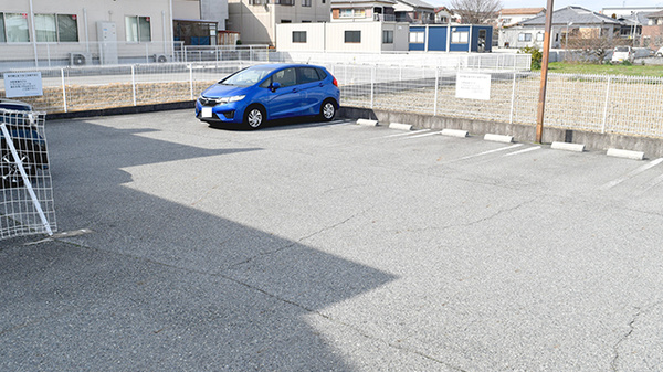 らら薬局稲美中一色店の駐車場