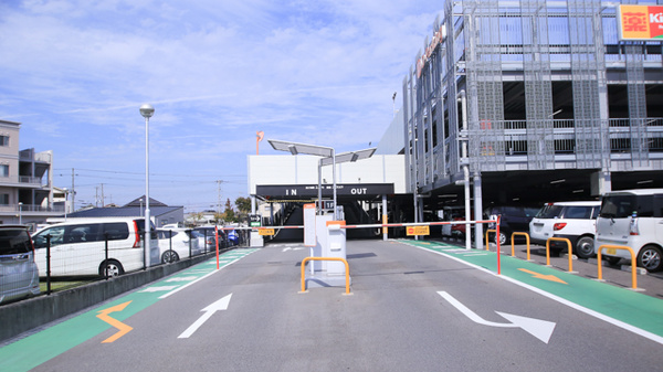 キリン堂薬局　土山駅前店の駐車場